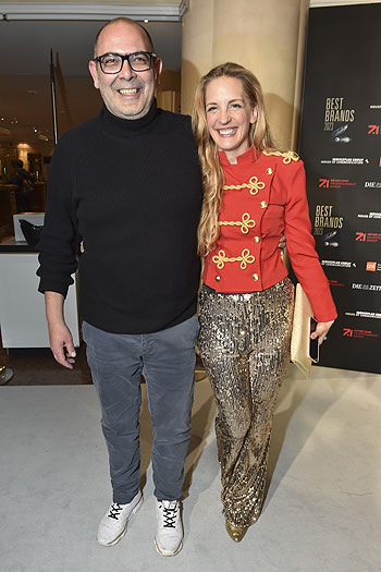Hannes Ringlstetter und Caro Matzko bei der Verleihung der Best Brands Awards 2023 im Hotel Bayerischer Hof in München am 28.02.2023 / ©Foto: Goran Nitschke/ Sabine Brauer für Best Brands